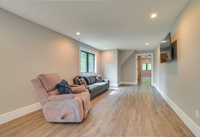 Cottage On Crooked River W/ Dock + Slip!