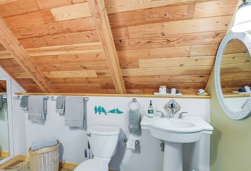 Cozy Acadia Area Cabin, Walk To Beach & Lighthouse