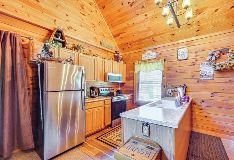 Cozy Cabin W/ Hot Tub < Half Mi To Douglas Lake!