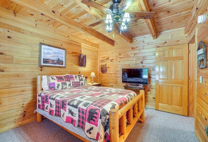 Cozy Cabin W/ Hot Tub < Half Mi To Douglas Lake!