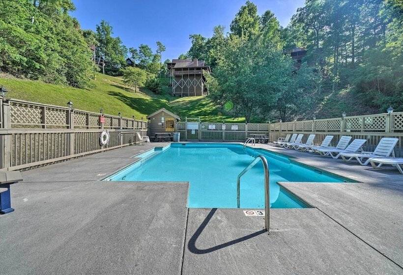 Cozy Cabin W/ Hot Tub < Half Mi To Douglas Lake!