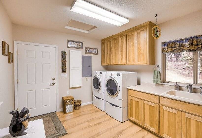 Cozy Chester Home W/ Patio & Lake Access!