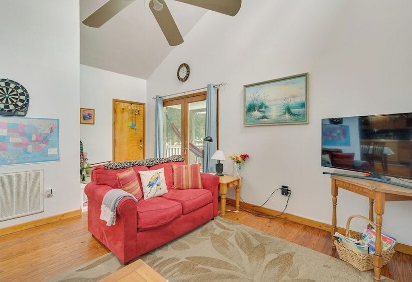 Cozy Tampa Retreat W/ Pool ~ 11 Mi To Downtown
