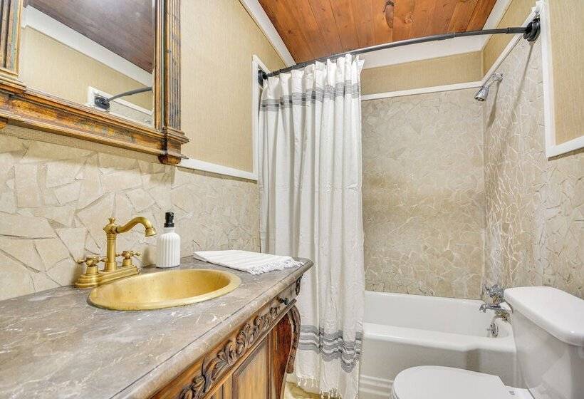 Danville Home W/ Patio < 1/2 Mi To Caesars Casino!