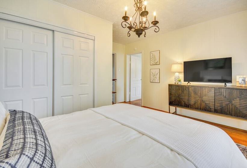 Danville Home W/ Patio < 1/2 Mi To Caesars Casino!