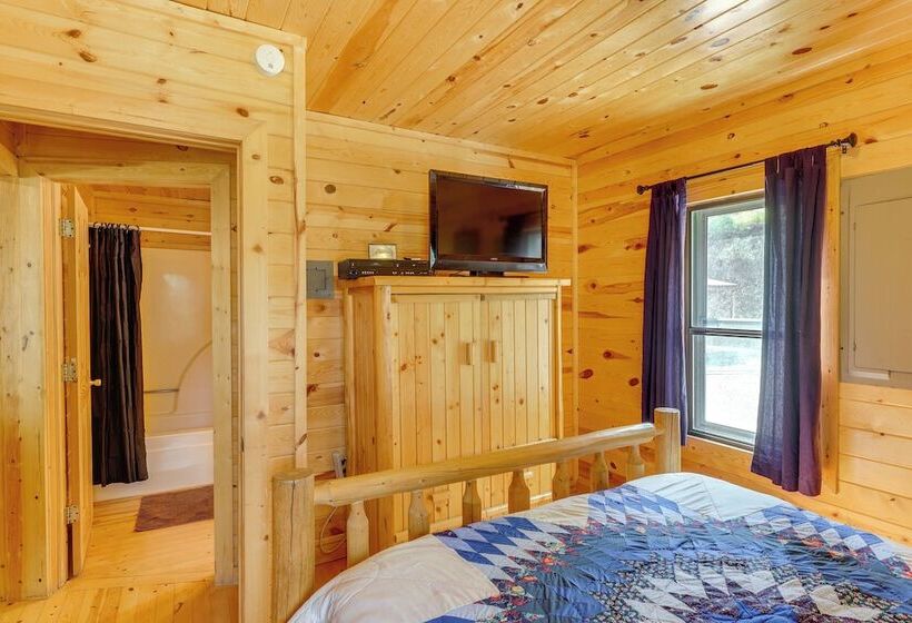 Deadwood Wolf Cabin W/ Fire Pit & Grill