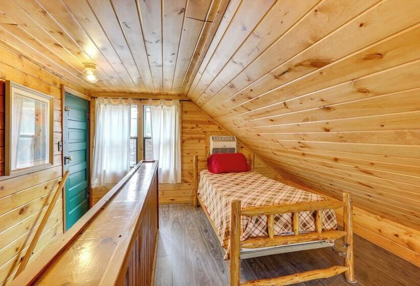 Deadwood Wolf Cabin W/ Fire Pit & Grill