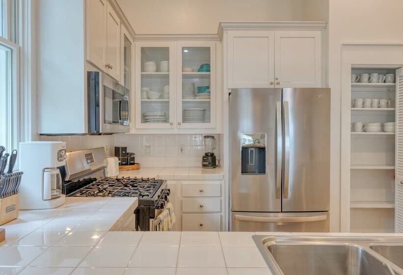 Destin Dream By Avantstay 2 Story Home, Walk To Beach, Hot Tub