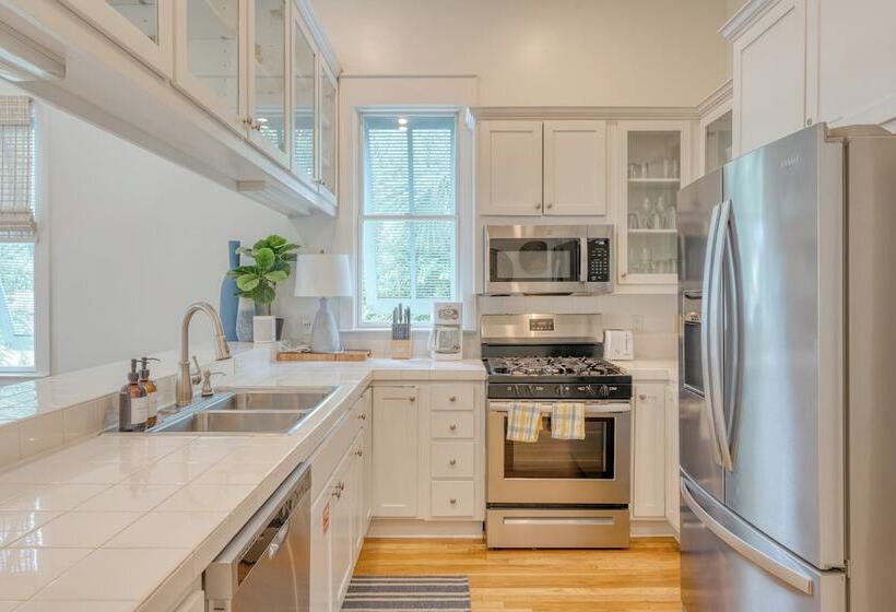 Destin Dream By Avantstay 2 Story Home, Walk To Beach, Hot Tub