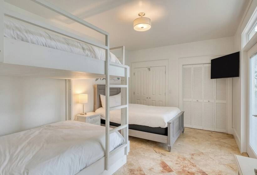 Destin Dream By Avantstay 2 Story Home, Walk To Beach, Hot Tub