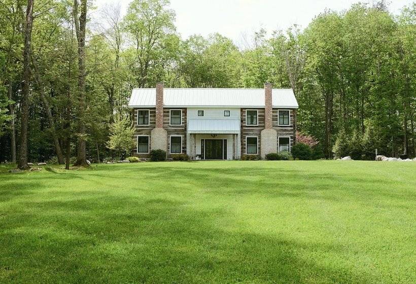 Eclectic Ulster County Cabin ~ 14 Mi To Waterfalls