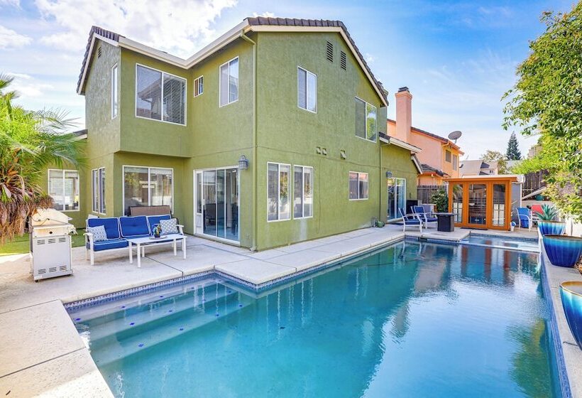Elegant Antelope Home W/ Pool, Spa & Sauna!