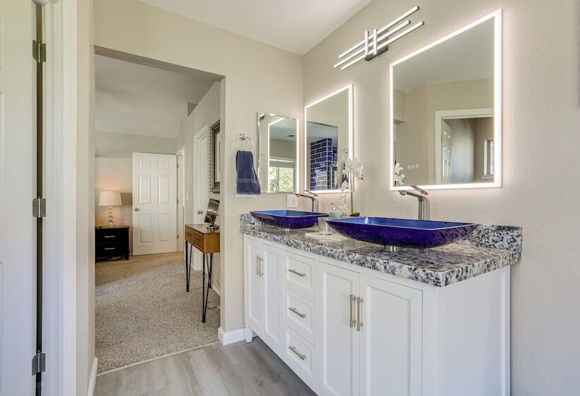 Elegant Antelope Home W/ Pool, Spa & Sauna!