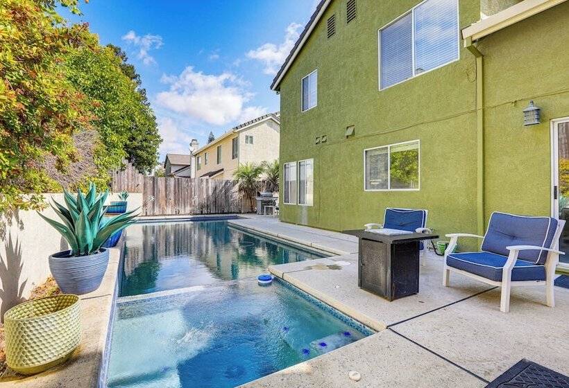 Elegant Antelope Home W/ Pool, Spa & Sauna!