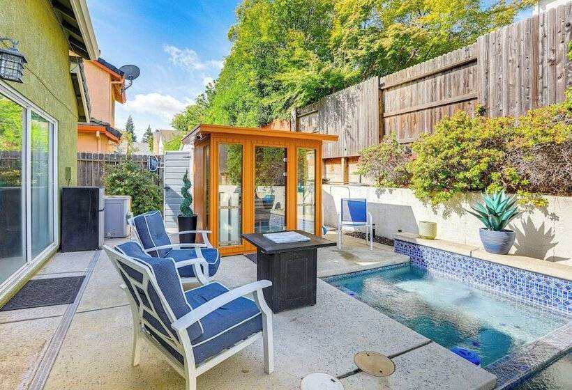 Elegant Antelope Home W/ Pool, Spa & Sauna!