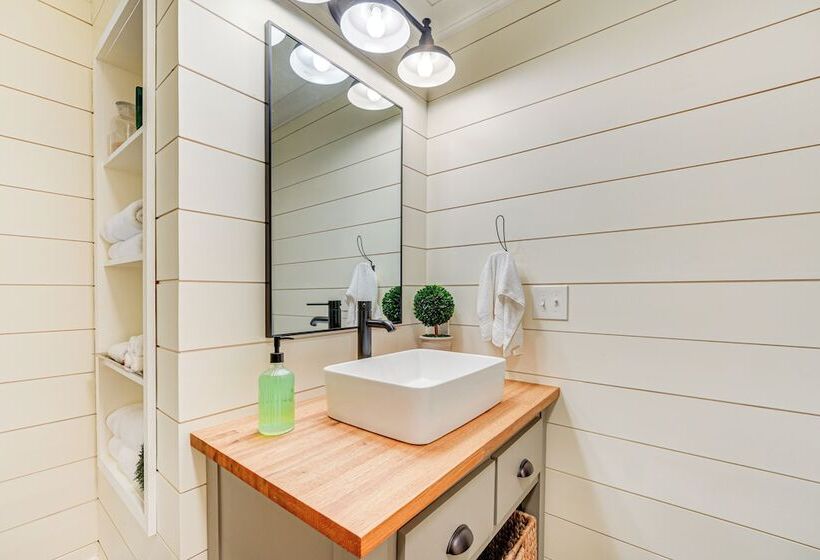 Family Friendly Harrison Home: 33 Mi To Branson!