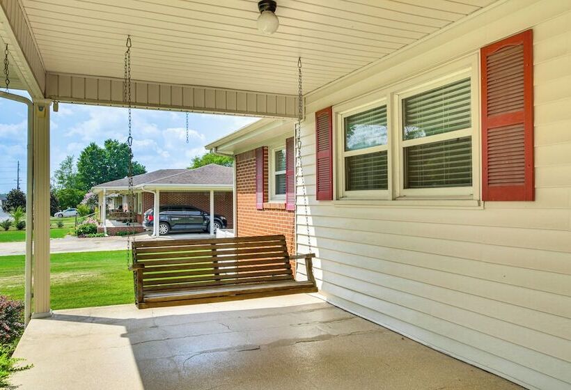 Florence Family Home W/ Dog Friendly Yard