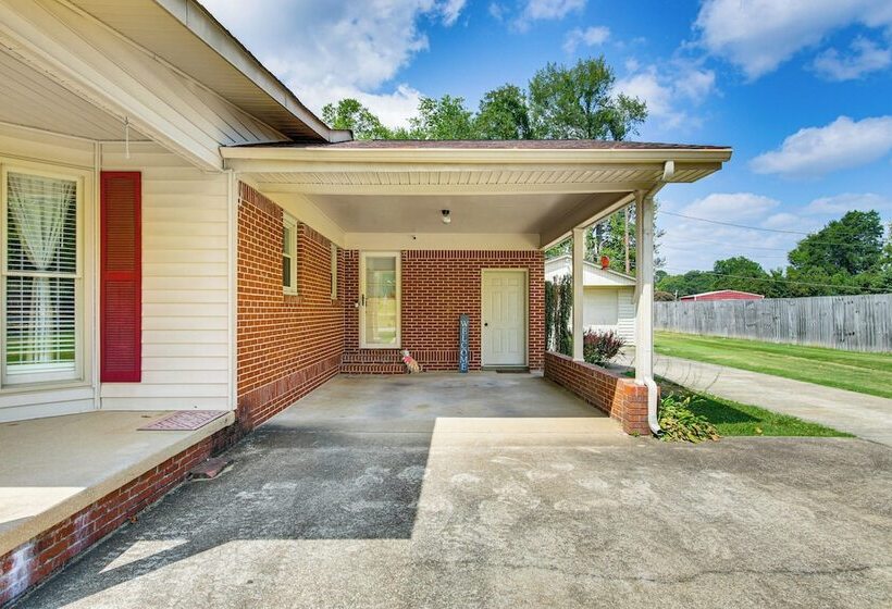 Florence Family Home W/ Dog Friendly Yard