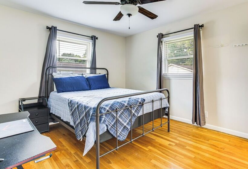 Florence Family Home W/ Dog Friendly Yard