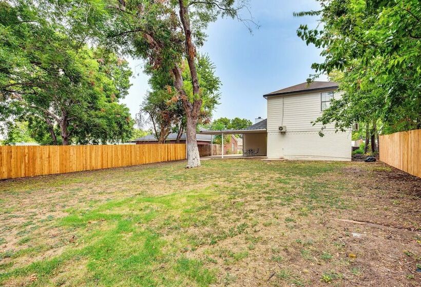 Grand Prairie Group Getaway: Pets Welcome!