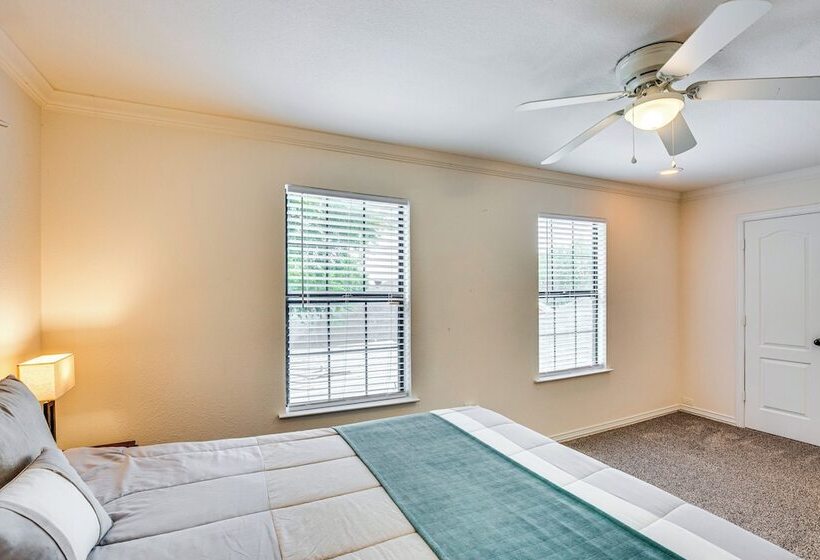 Grand Prairie Group Getaway: Pets Welcome!