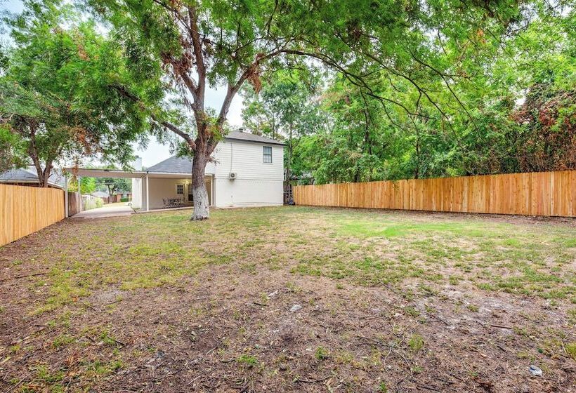 Grand Prairie Group Getaway: Pets Welcome!