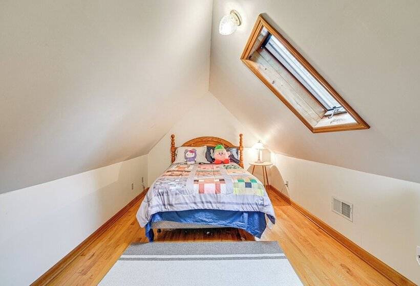 Pet Friendly Home W/ Beach In Northville!