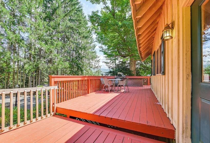 Pet Friendly Home W/ Beach In Northville!