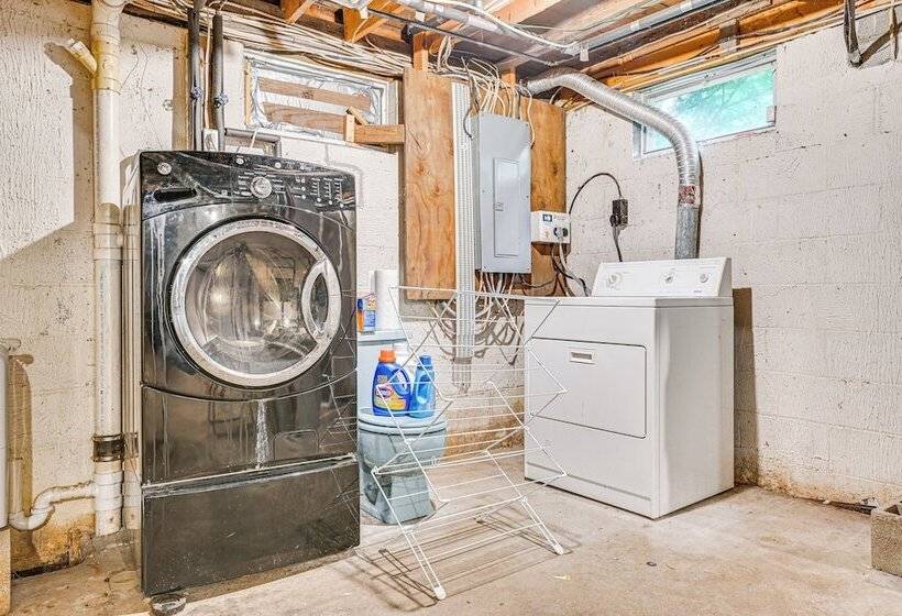 Pet Friendly Home W/ Beach In Northville!