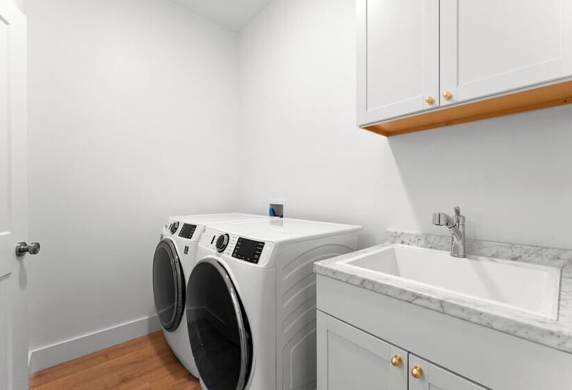 Hideaway Cove Private Dock, Firepit, New Build