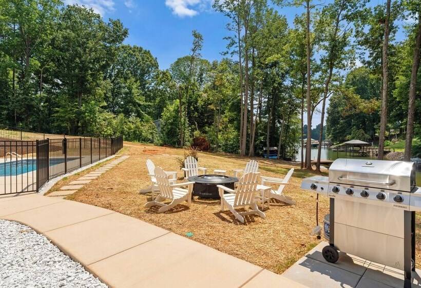 Hideaway Cove Private Dock, Firepit, New Build