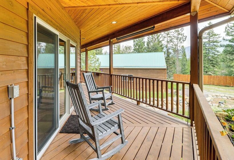 Home Near Glacier National Park W/ Hot Tub & Deck!