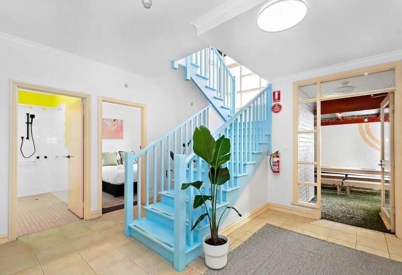 فندق فئة نجمة واحدة Fitzroy Private Rooms   132 Nicholson Homestay