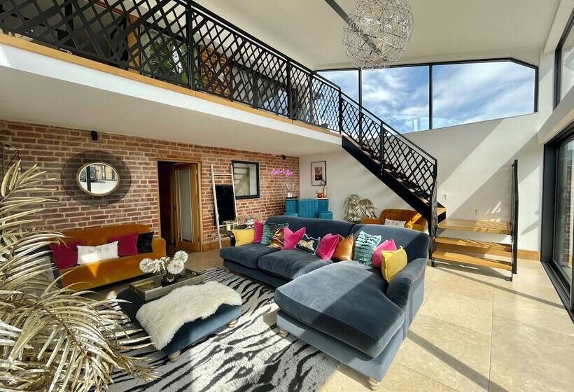 田舎風ホテル Open Plan Barn Conversion In Herefordshire