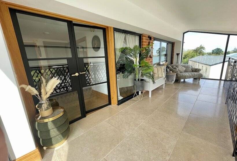 田舎風ホテル Open Plan Barn Conversion In Herefordshire