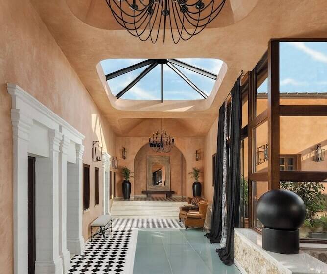 هتل Stoes Boutique