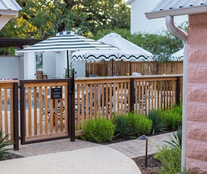 酒店 The Menagerie