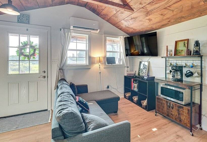 Isle La Motte Cabin ~ 3 Mi To Lake Champlain!