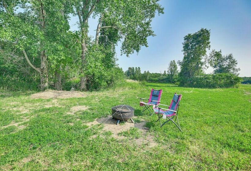 Isle La Motte Cabin ~ 3 Mi To Lake Champlain!