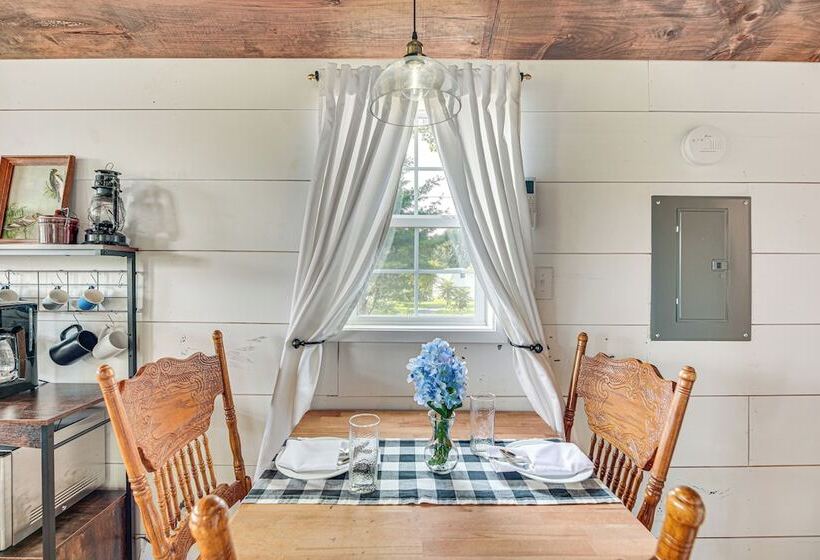 Isle La Motte Cabin ~ 3 Mi To Lake Champlain!