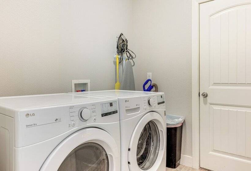 La Verkin Family Retreat Near Zion National Park!