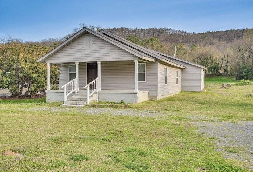 Lake Guntersville Home: 1 Mi To Boat Ramp!