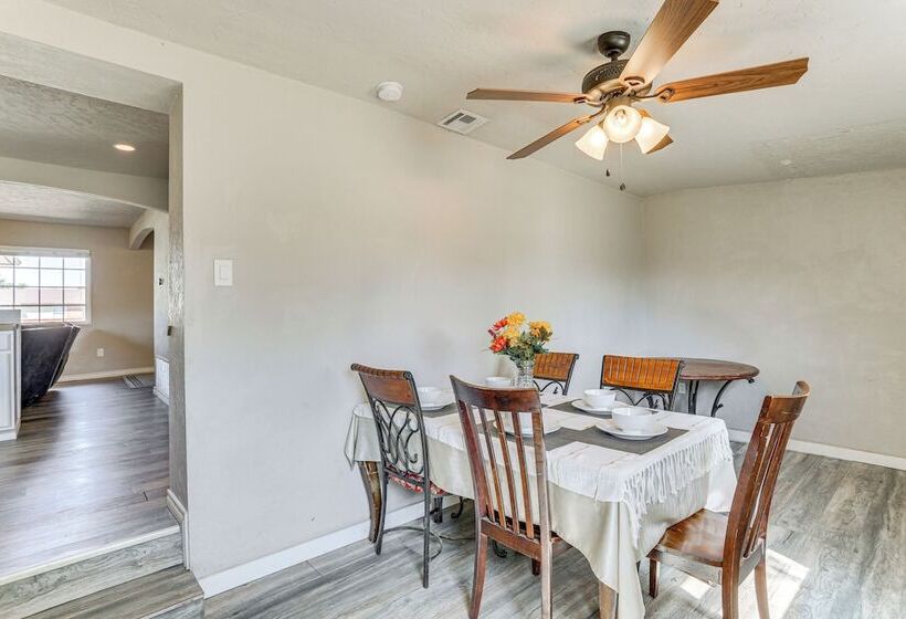 4 Mi To Museum Of The Great Plains: Lawton Home!