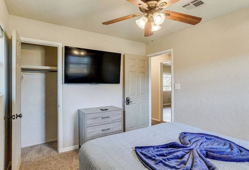 4 Mi To Museum Of The Great Plains: Lawton Home!