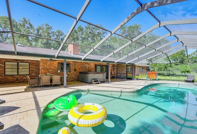 Lutz Home W/ Game Room: 7 Mi To Adventure Island!