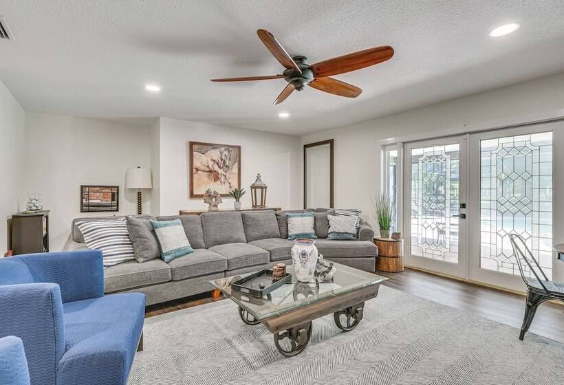 Lutz Home W/ Game Room: 7 Mi To Adventure Island!