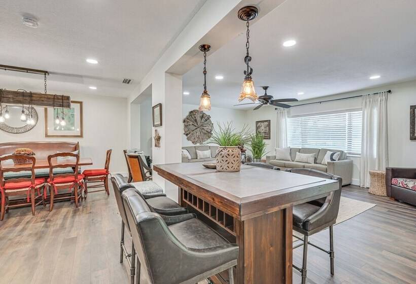 Lutz Home W/ Game Room: 7 Mi To Adventure Island!