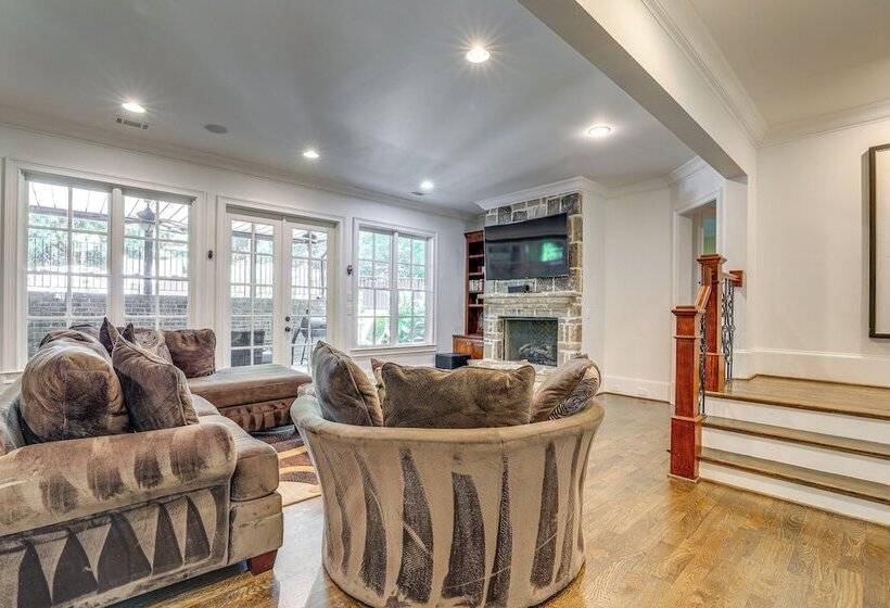 Luxe Atlanta Home ~ 12 Mi To Downtown!