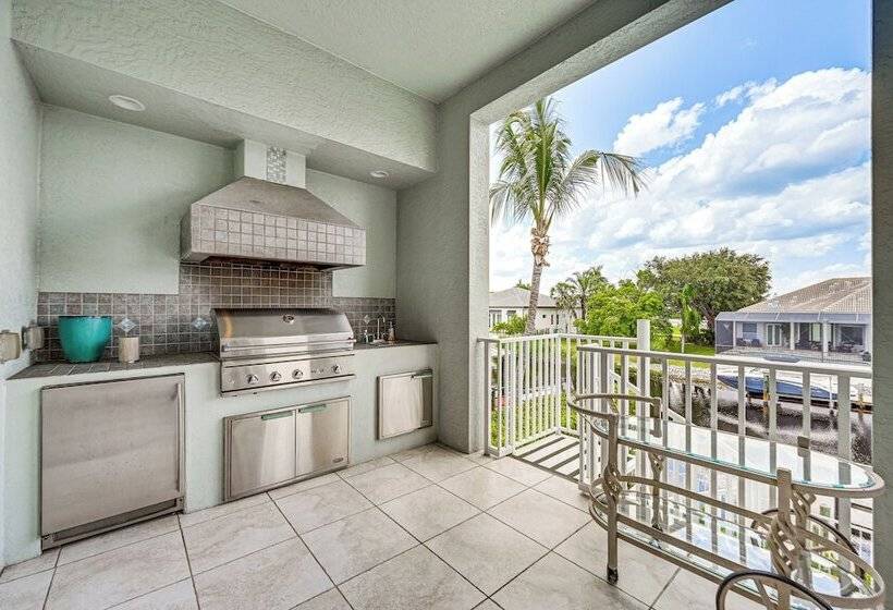 Luxe Bonita Springs Home < 2 Mi To Beach!