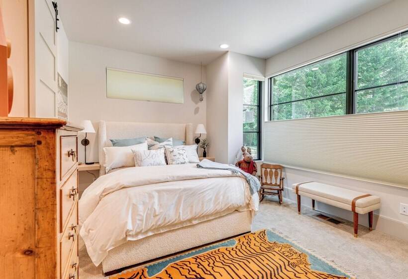 Luxury Alpine Home W/ Hot Tub: 1 Mi To Sun Valley!